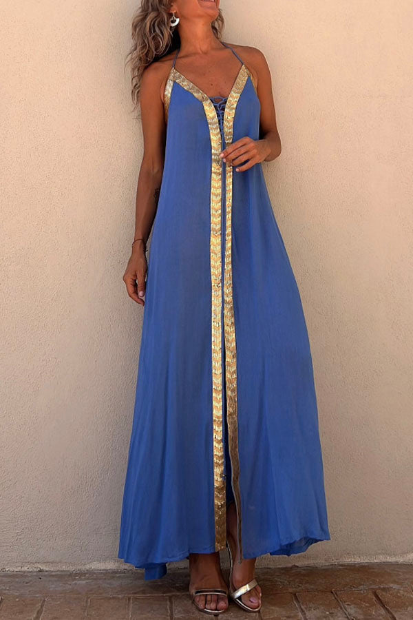 Vestido largo Del Mar con espalda elástica, cuello halter y ribete de lentejuelas y cordones
