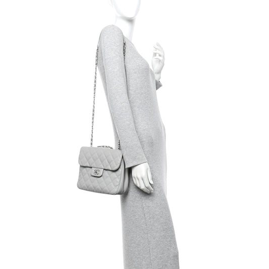 Caviar Quilted Medium Urban Companion Flap Grey