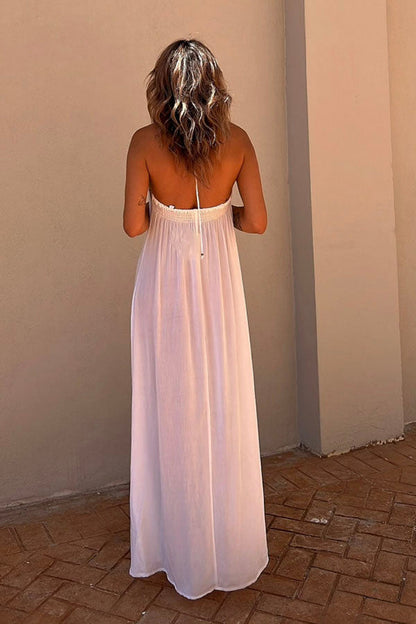 Vestido largo Del Mar con espalda elástica, cuello halter y ribete de lentejuelas y cordones