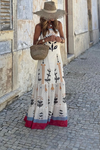 Vestido blanco de cuello plano con estampado de patchwork y dobladillo suelto con tirantes