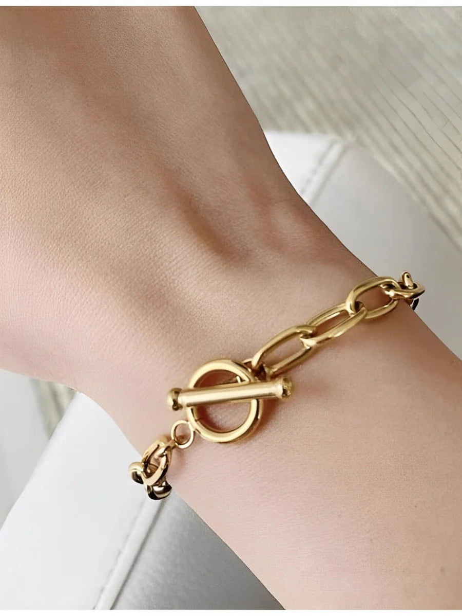 Pulsera de eslabones rectangulares con barra en T - Oro 