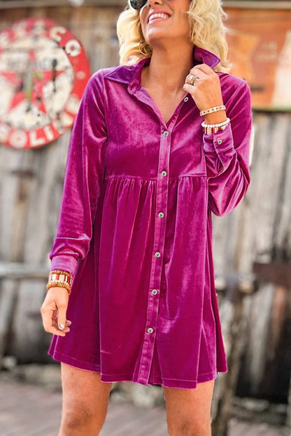 Vestido camisero de terciopelo con volantes y mangas largas y botones