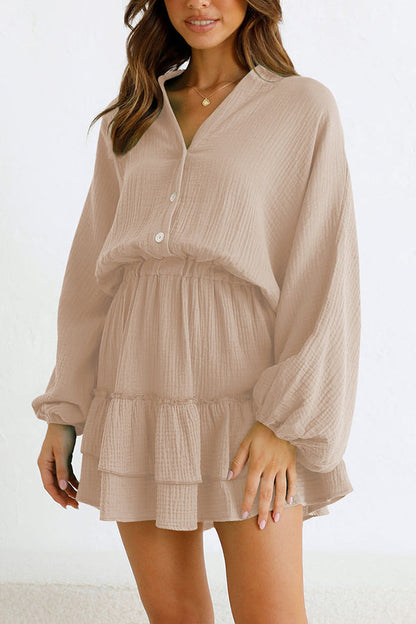 Vestido camisero holgado de manga larga con botones y falda con volantes y cintura elástica
