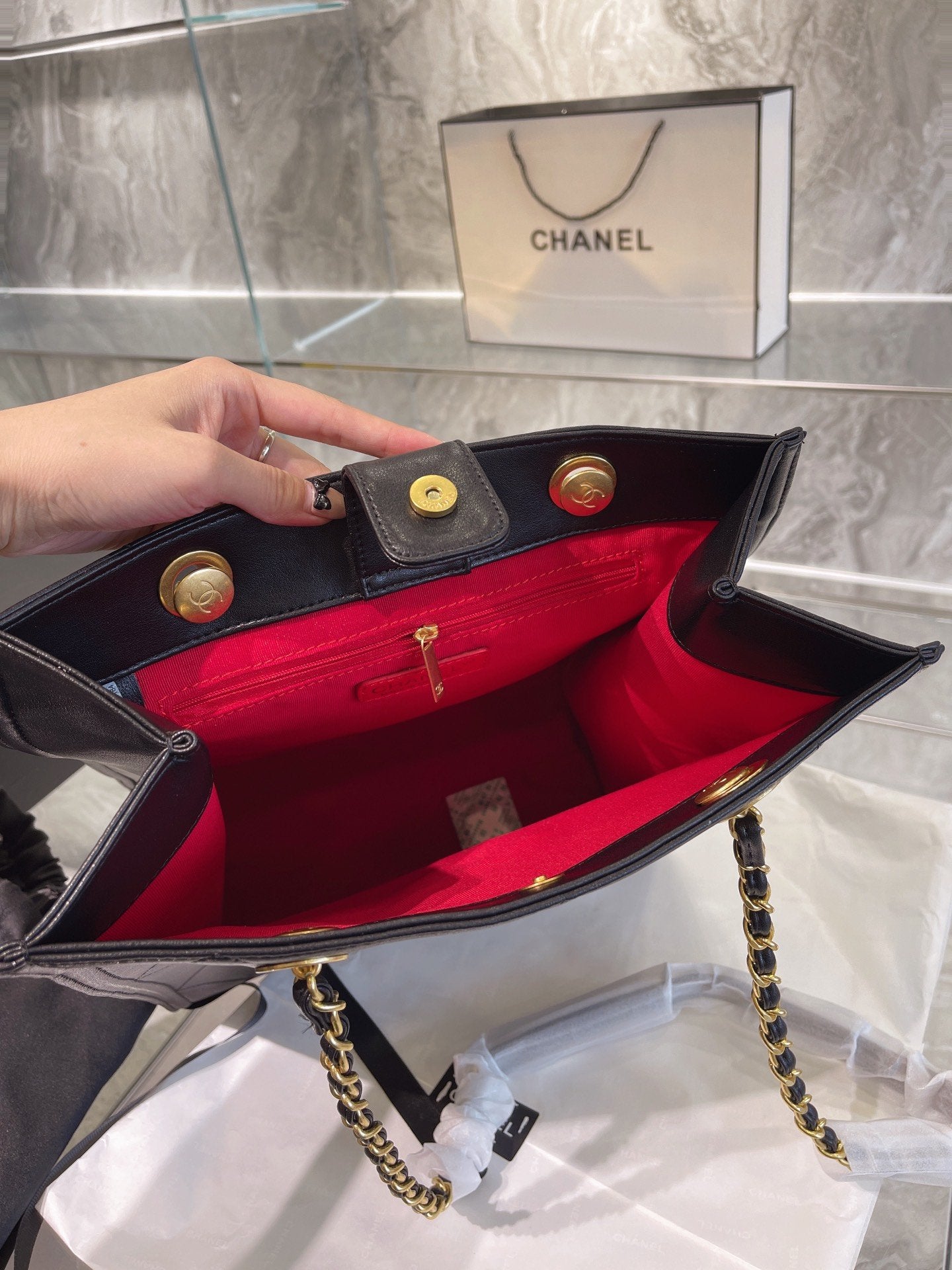 CHANEL SHOPPING BAG