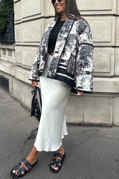 Chaqueta tipo kimono de algodón acolchado con bolsillo y estampado de tinta de porcelana con canciones románticas 