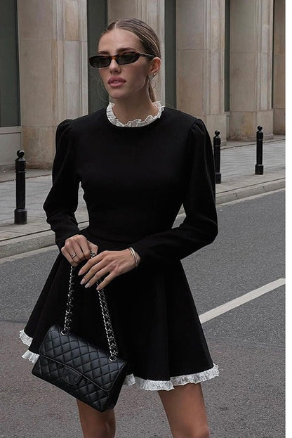 Vestido mini Norma de manga larga con ribete de encaje 