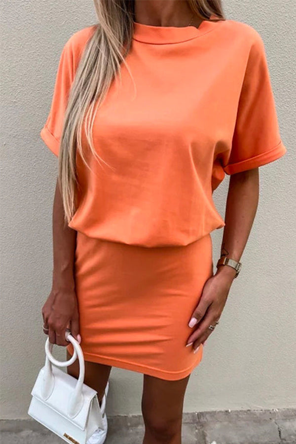 Vestido mini liso con cuello redondo, manga corta y cintura alta