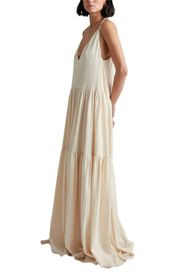 Elegante vestido largo de tirantes con escote en V profundo para resort