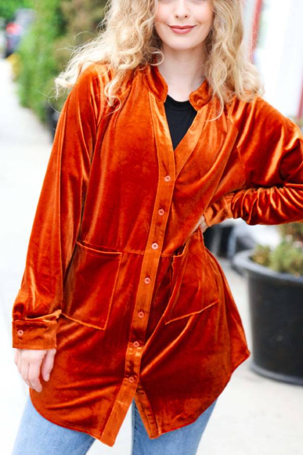 Blusa tipo túnica con botones de terciopelo color óxido