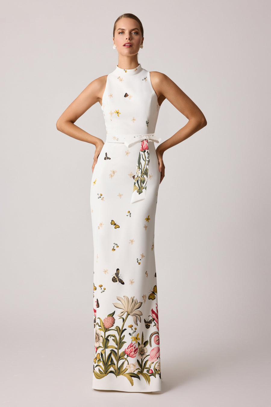 Vestido largo sin mangas con estampado de mariposas de Moira 