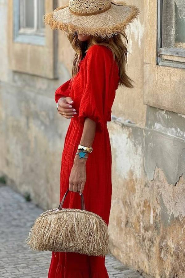 Vestido largo holgado con volantes y cuello en V