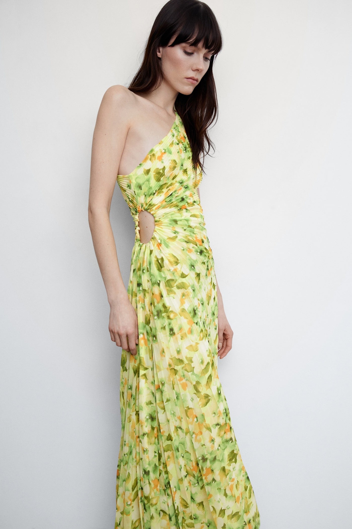 Vestido largo de un solo hombro con estampado floral Riva 