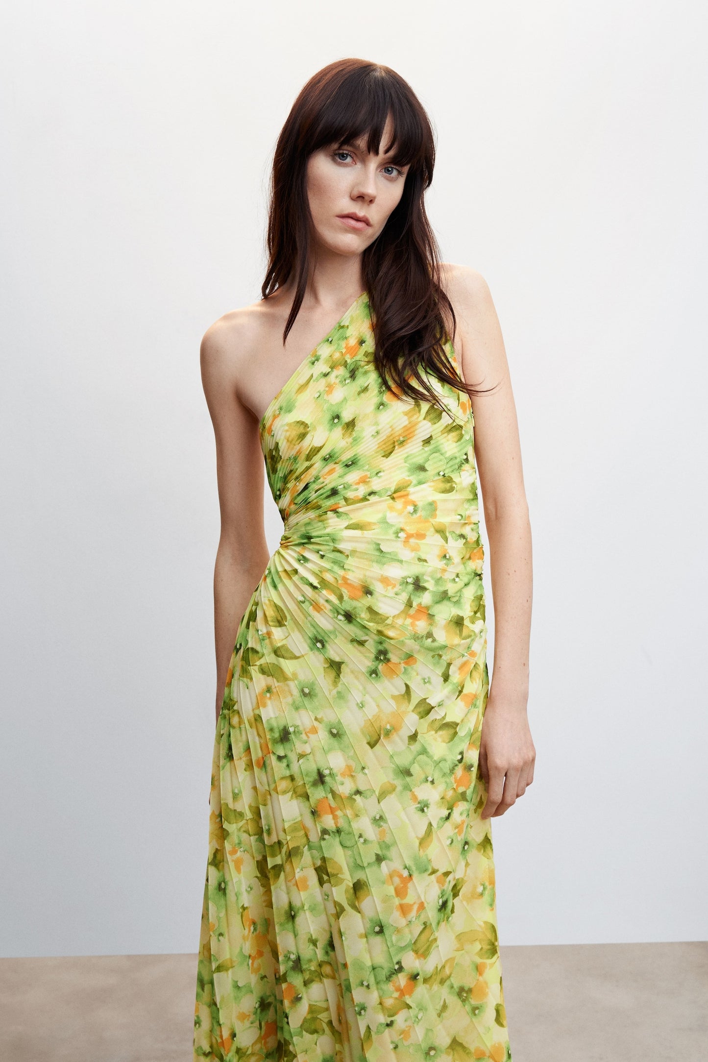 Vestido largo de un solo hombro con estampado floral Riva 