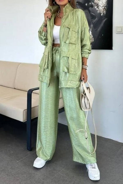 Chaqueta holgada estilo cargo con cremallera y bolsillo con solapa de tela metalizada Easy on Me