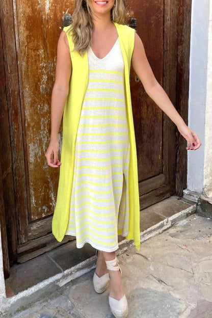 Vestido de punto fluido de líneas finas 