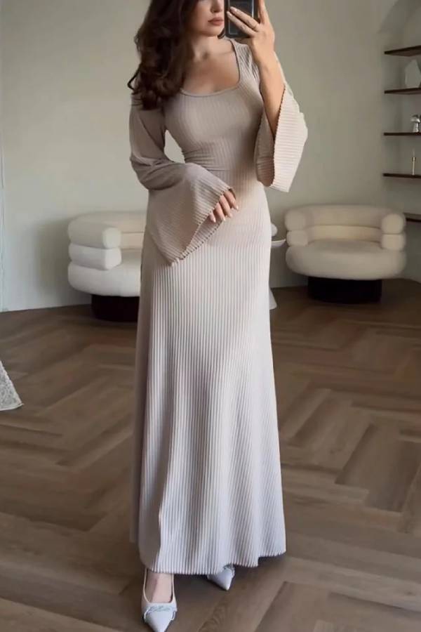 Elegante vestido de punto con lazo en la cintura