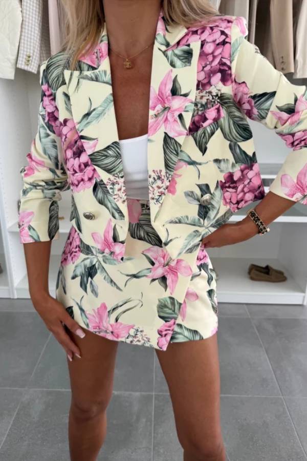 Blazer corto de solapa y manga larga con estampado floral botánico de imagen perfecta