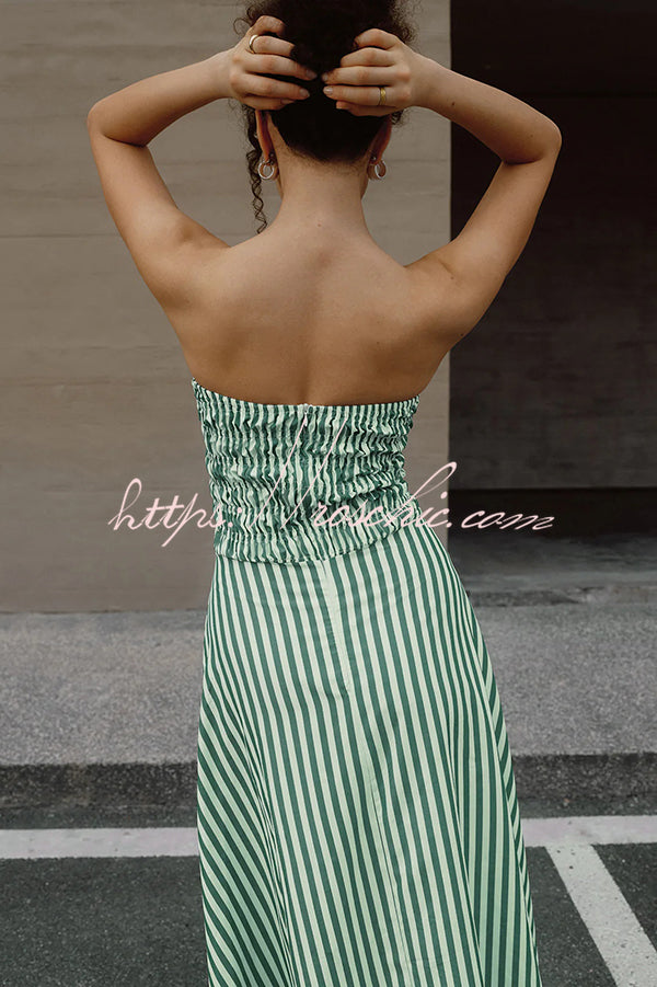 Retro Revival Sleeveless Off-shoulder Elastic Pleated Maxi Dress