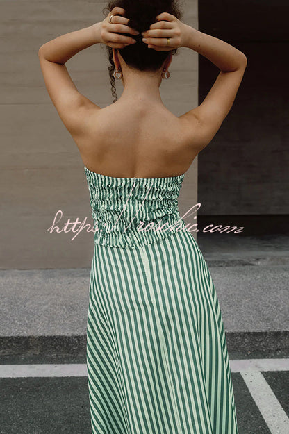 Retro Revival Sleeveless Off-shoulder Elastic Pleated Maxi Dress