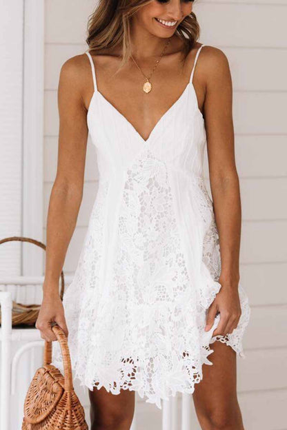 Minivestidos sexys de encaje con cuello halter y tirantes