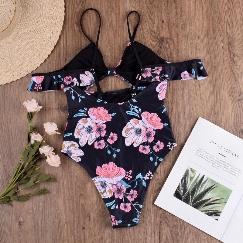 Lindo traje de baño floral de una pieza