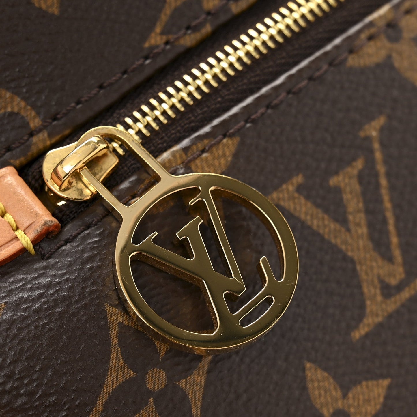 Monogram Loop