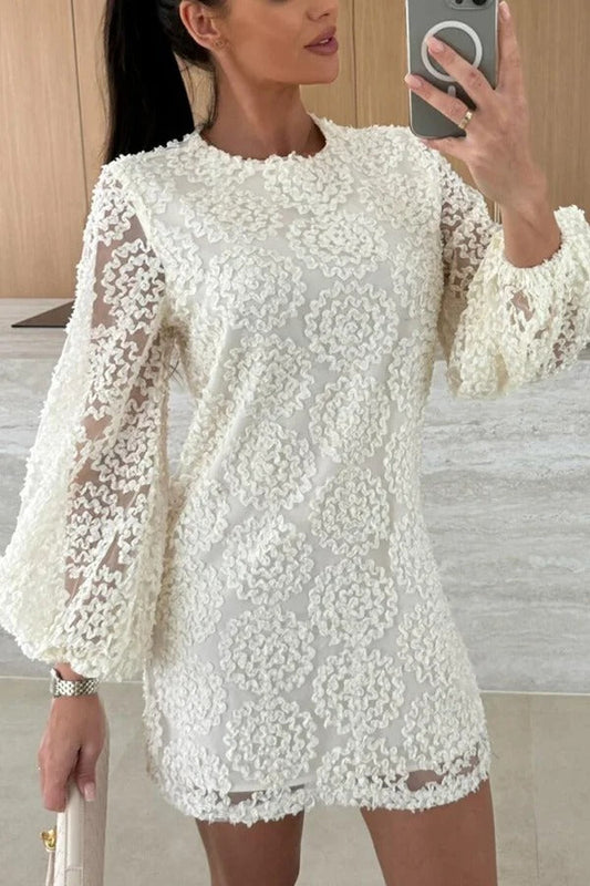 Vestido mini holgado con mangas abullonadas y encaje con textura Love Note