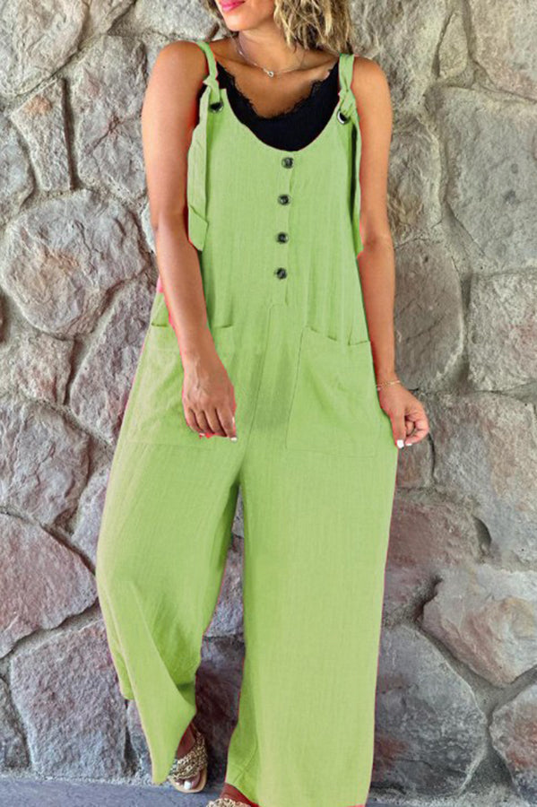 Mono Cassie de pierna ancha con tirantes y bolsillo de parche con botones