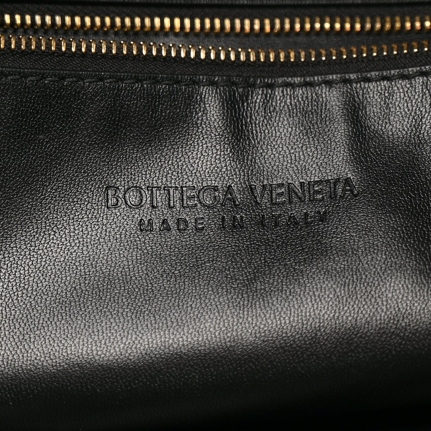 Silky Calfskin Large Hop Black