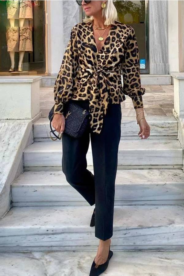 Blusa informal con mangas farol y lazo delantero con estampado de leopardo de Janae 