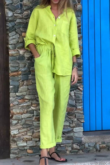 Conjunto informal de dos piezas de algodón y lino con cuello en V, camisa y pantalón de color liso 