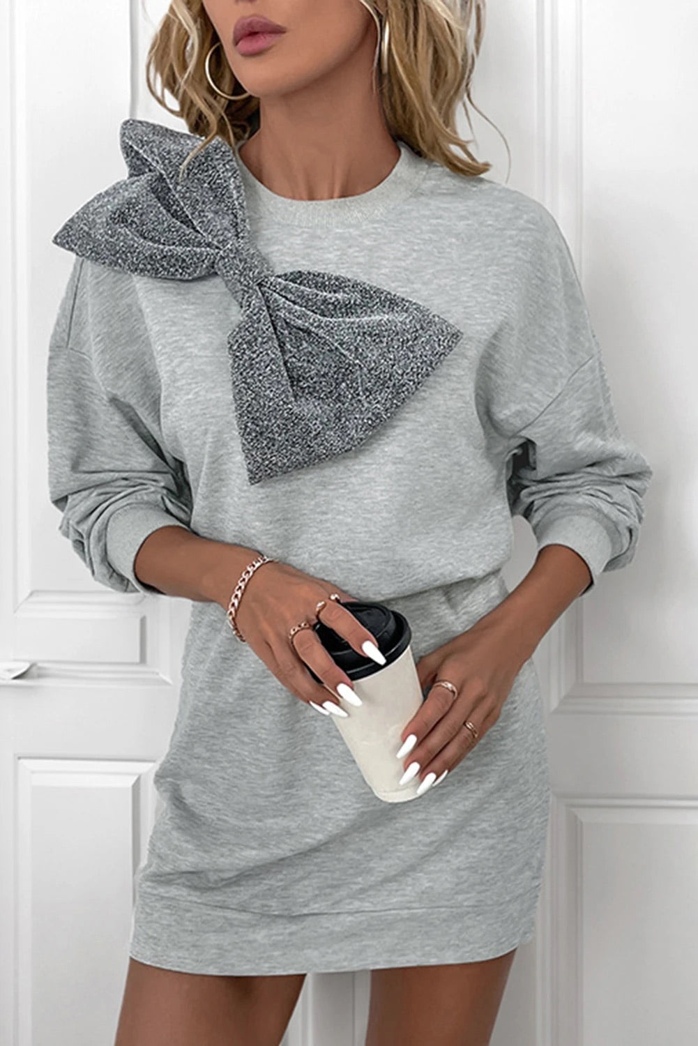 Vestido estilo sudadera de cintura alta con lazo y purpurina gris