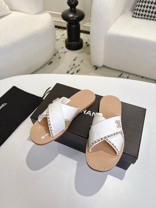 CC Cruise 2025/26 Mules White Light Beige Calfskin 570315