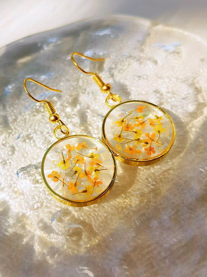 Pendientes de flores prensadas - Resina de lirio amarillo 