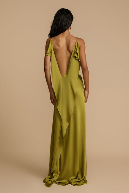 Vestido largo de satén con detalle de volantes y espalda descubierta de Paula 
