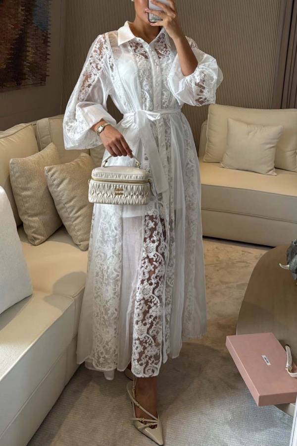 Exquisito vestido largo con solapa y bordado de encaje