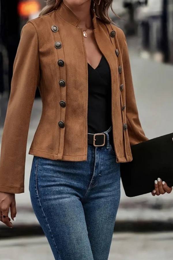 Chaqueta con cuello alto y botones delanteros abiertos