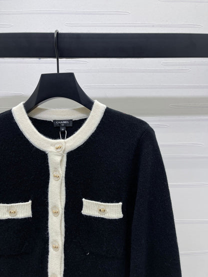 CC 25F Round-Neck Knitted Long-Sleeved Cardigan Black Wool