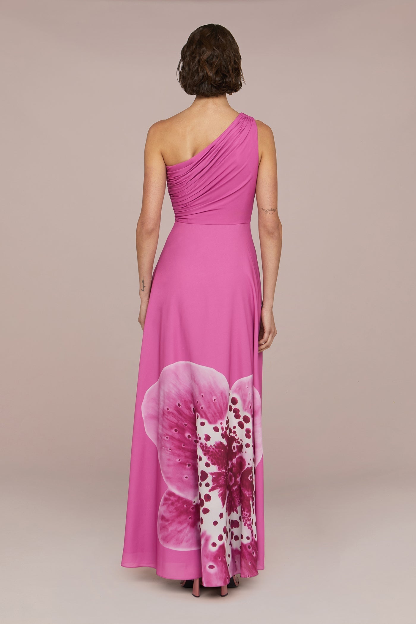 Vestido largo de un solo hombro con estampado floral Letitia 