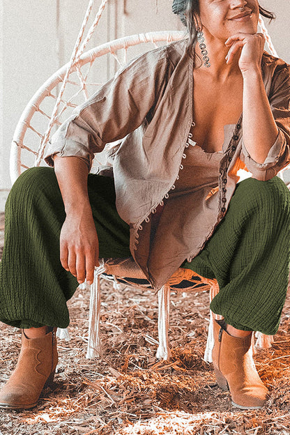 Pantalones anchos y sueltos con leggings y pantalones deportivos