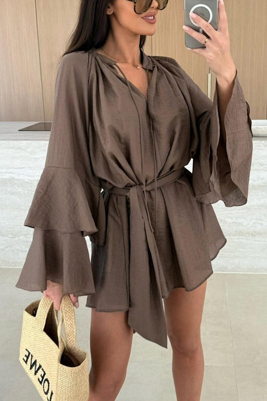 Vestido mini de mezcla de lino Molly con mangas acampanadas y lazos