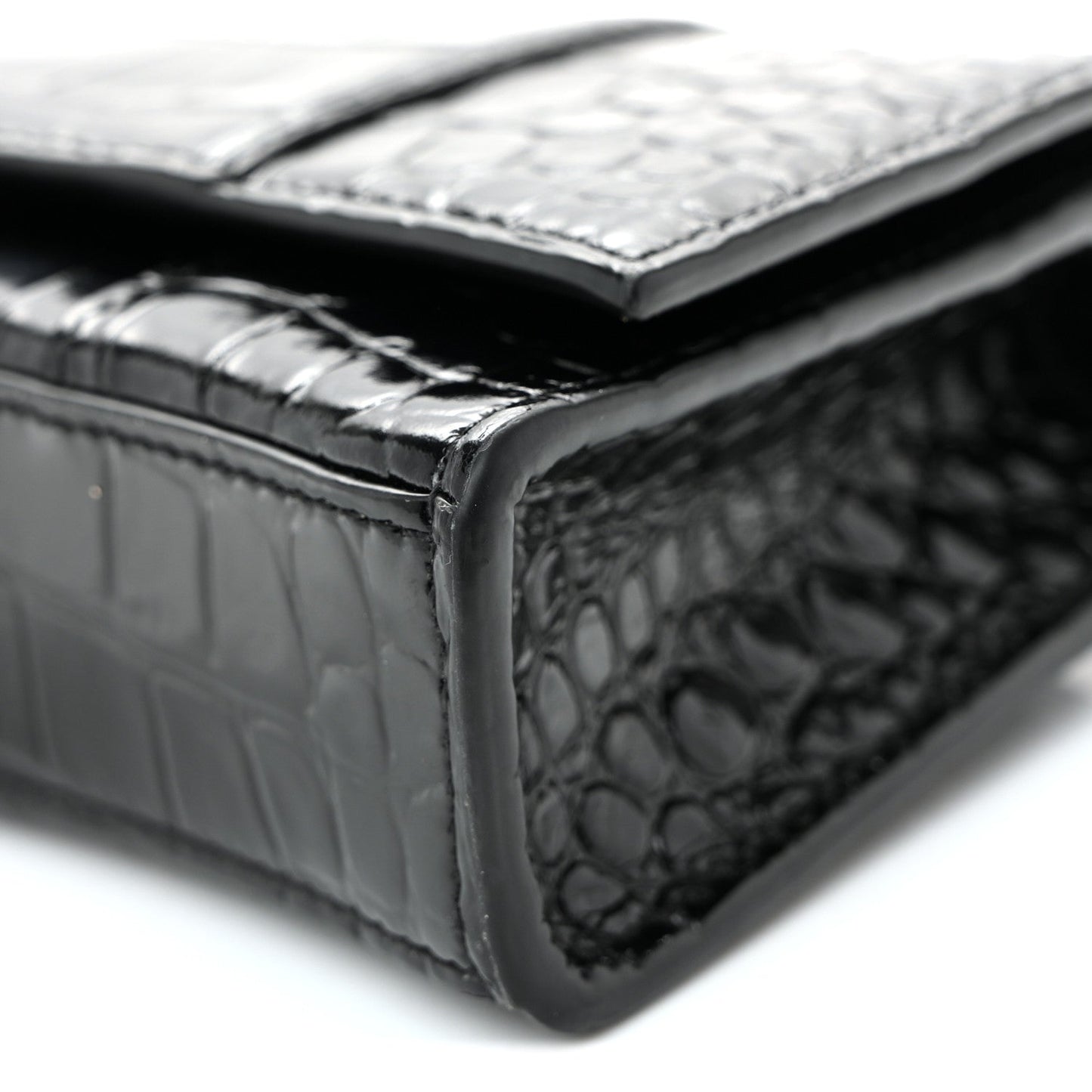 Shiny Calfskin Monochrome Crocodile Embossed Hourglass Chain Bag Black
