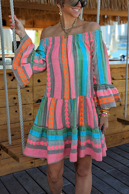 Vestido mini holgado con hombros descubiertos y estampado étnico de mezcla de lino de Friendly Shores
