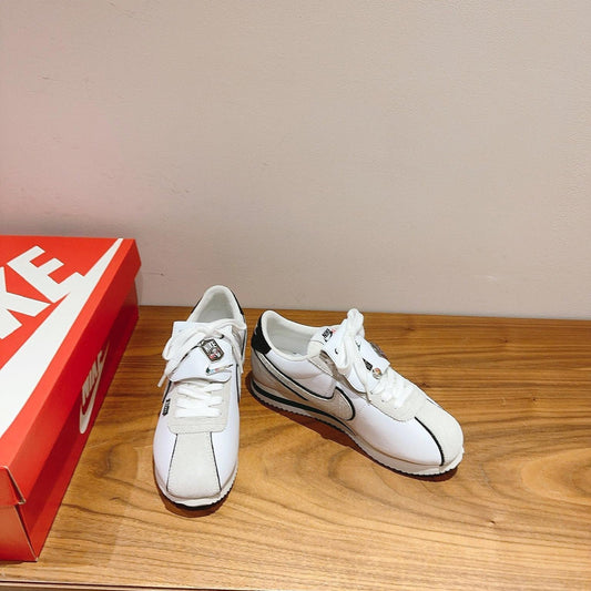 Nike Cortez Sneaker White Light Grey Suede 552043