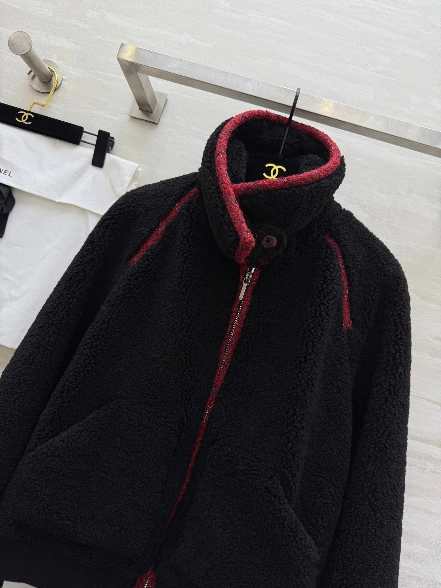 CHANEL 25S SHEARLING COLLAR JACKET 474