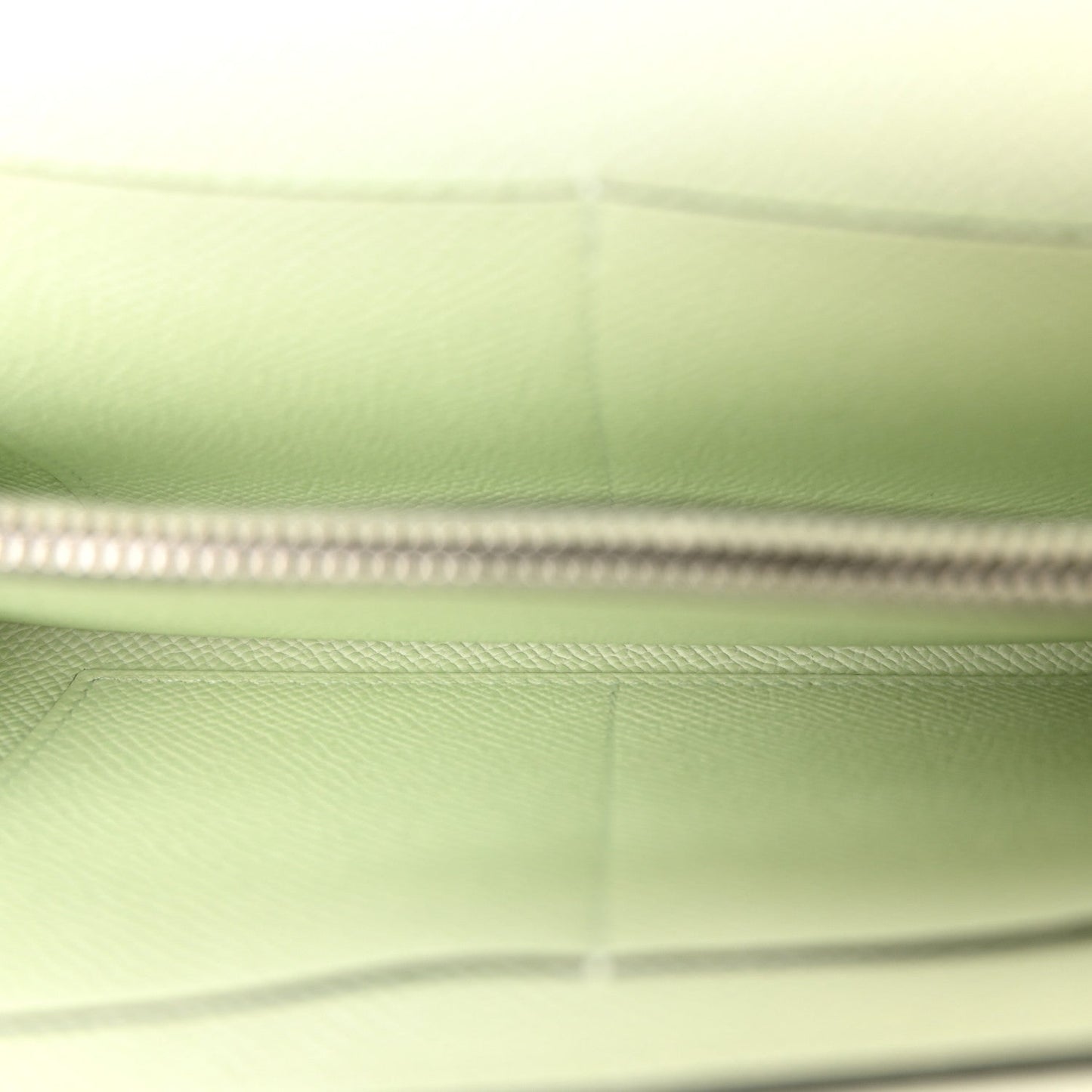 Epsom Kelly Wallet To Go Vert Fizz