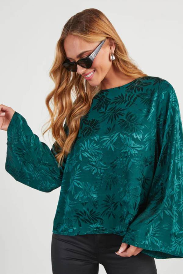 Top de manga ancha con relieve Odette