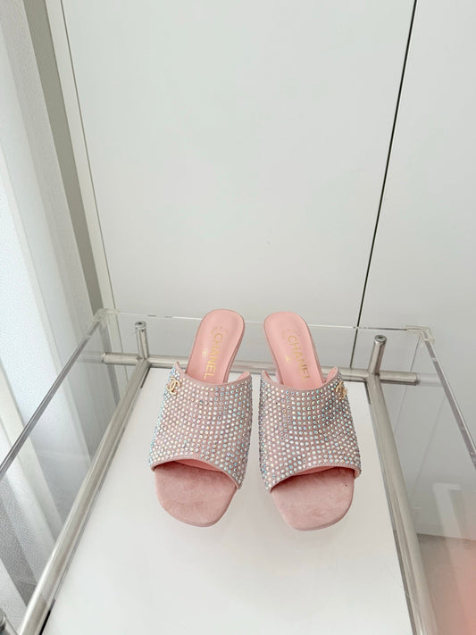 CC 26 Sandal 70 Pink Rhinstone Deer Hide 597374