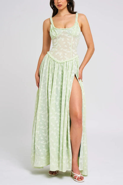 Vestido largo Ulissa verde claro con escote cuadrado, textura jacquard y abertura alta