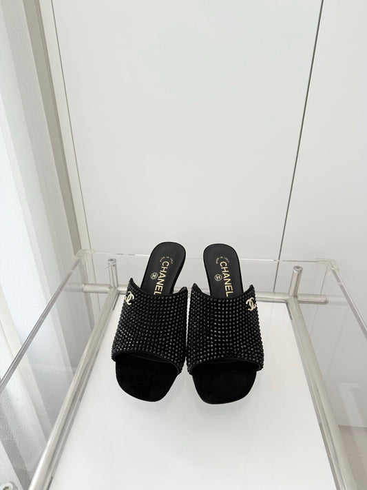 CC 26 Sandal 70 Black Rhinstone Deer Hide 597372